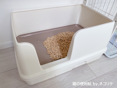 大きい猫のシステムトイレ